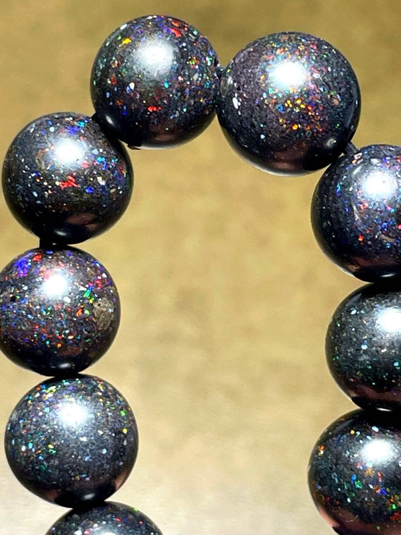 【新入荷】超高品質　ブラックマトリックスオパールブレス8.5㎜（新品未使用）虹色