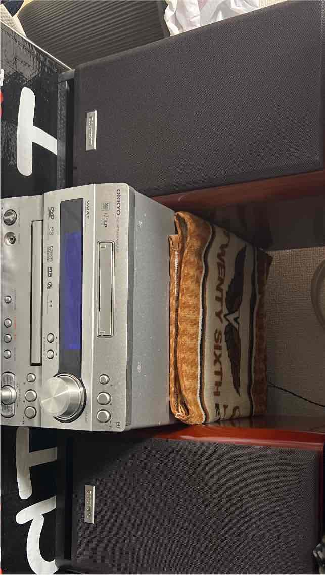 オンキョーのコンポ売ります。状態は良い方だと思います。