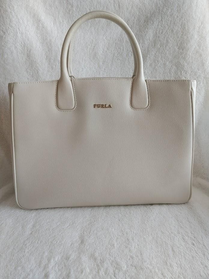 新品・未使用 フルラ FURLA ホワイト レザートートバッグ