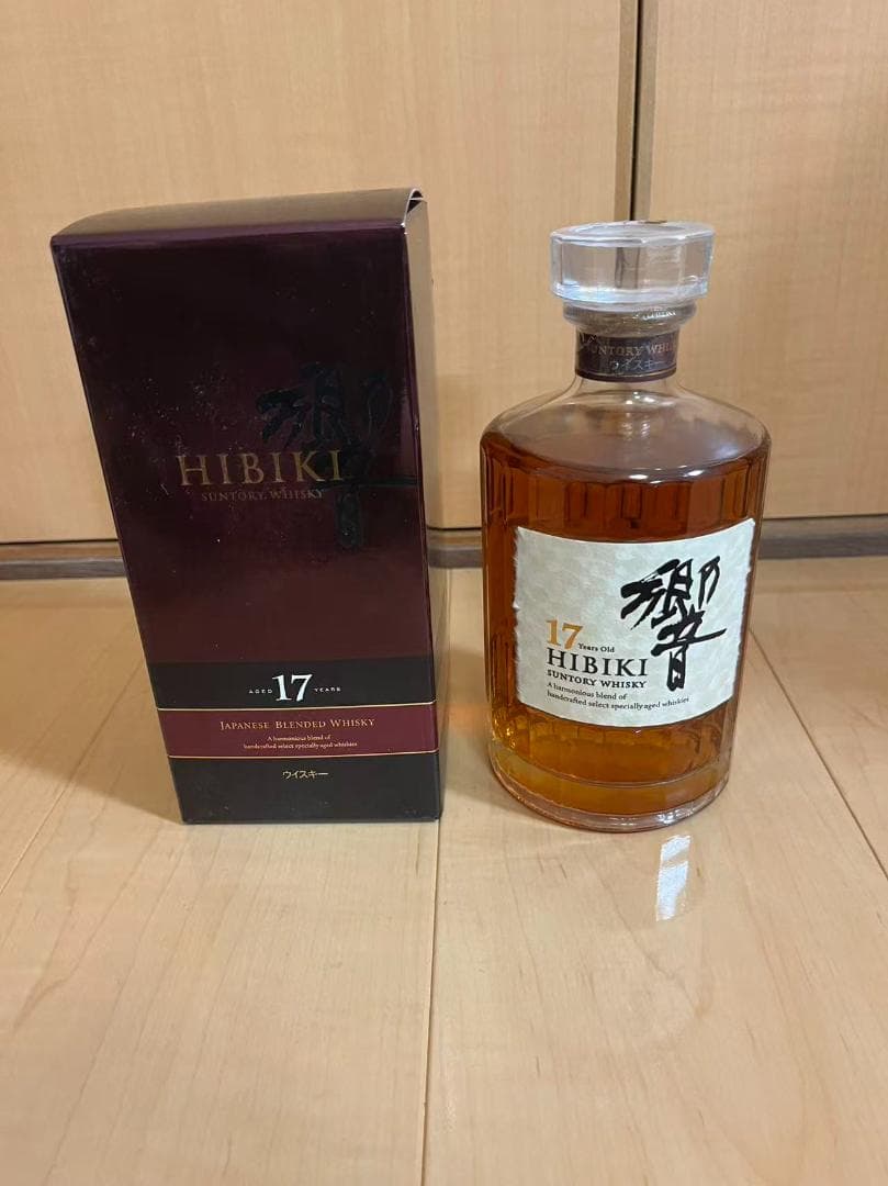 HIBIKI 響 17年 ブレンデッドウイスキー 700ml 箱入り