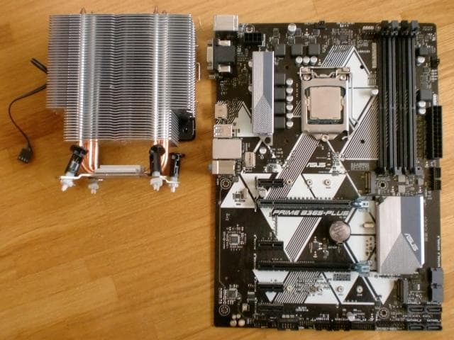 Intel Corei7-8700とASUS製マザーボード
