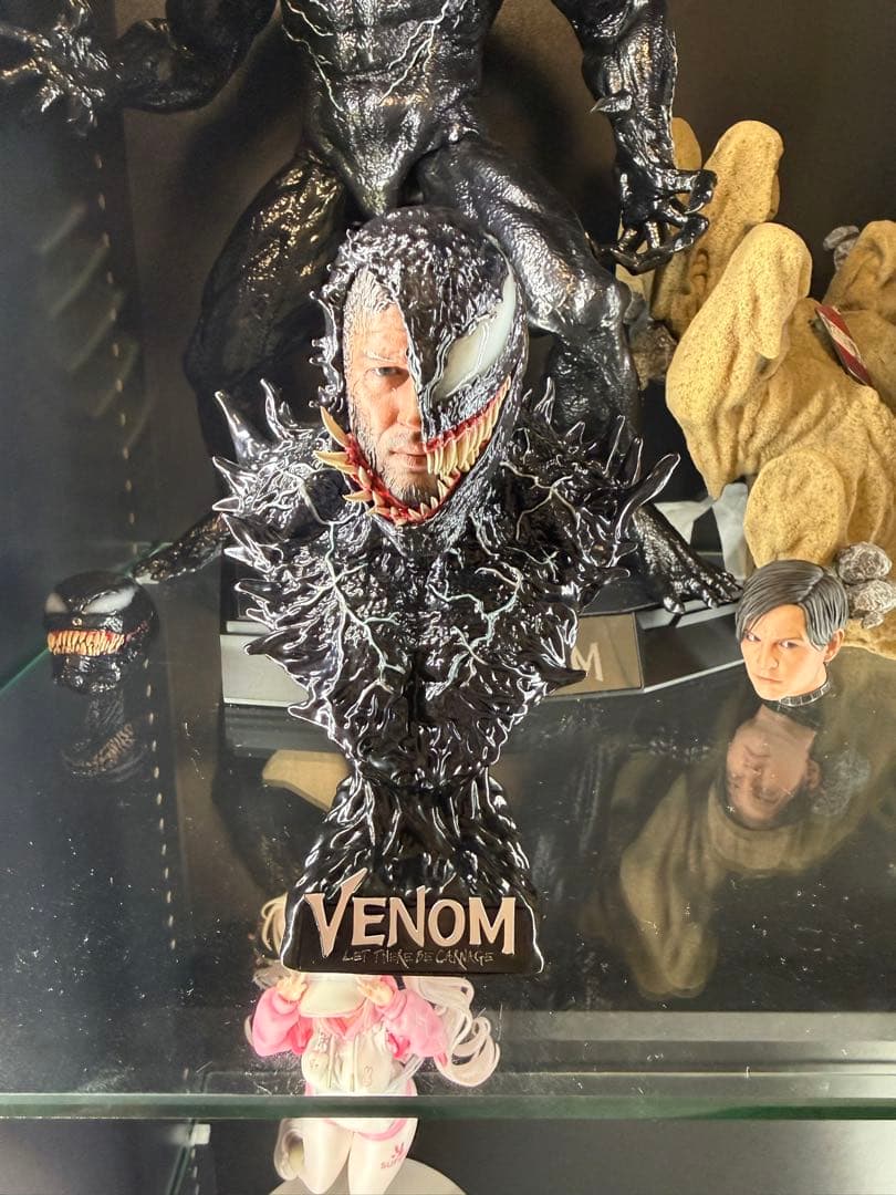 ホットトイズ　Venom バストフィギュア　最終値下げ