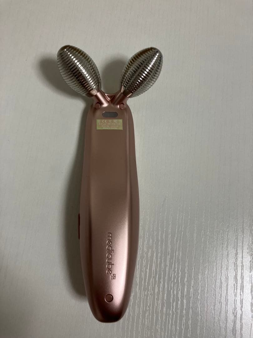 medicube AGE-R DERMA SHOT 美顔器　ジェル付き