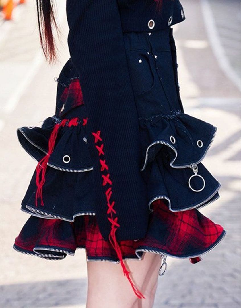 【Grrr the Lipper】ジップスカート～崩壊～【Black×Red】