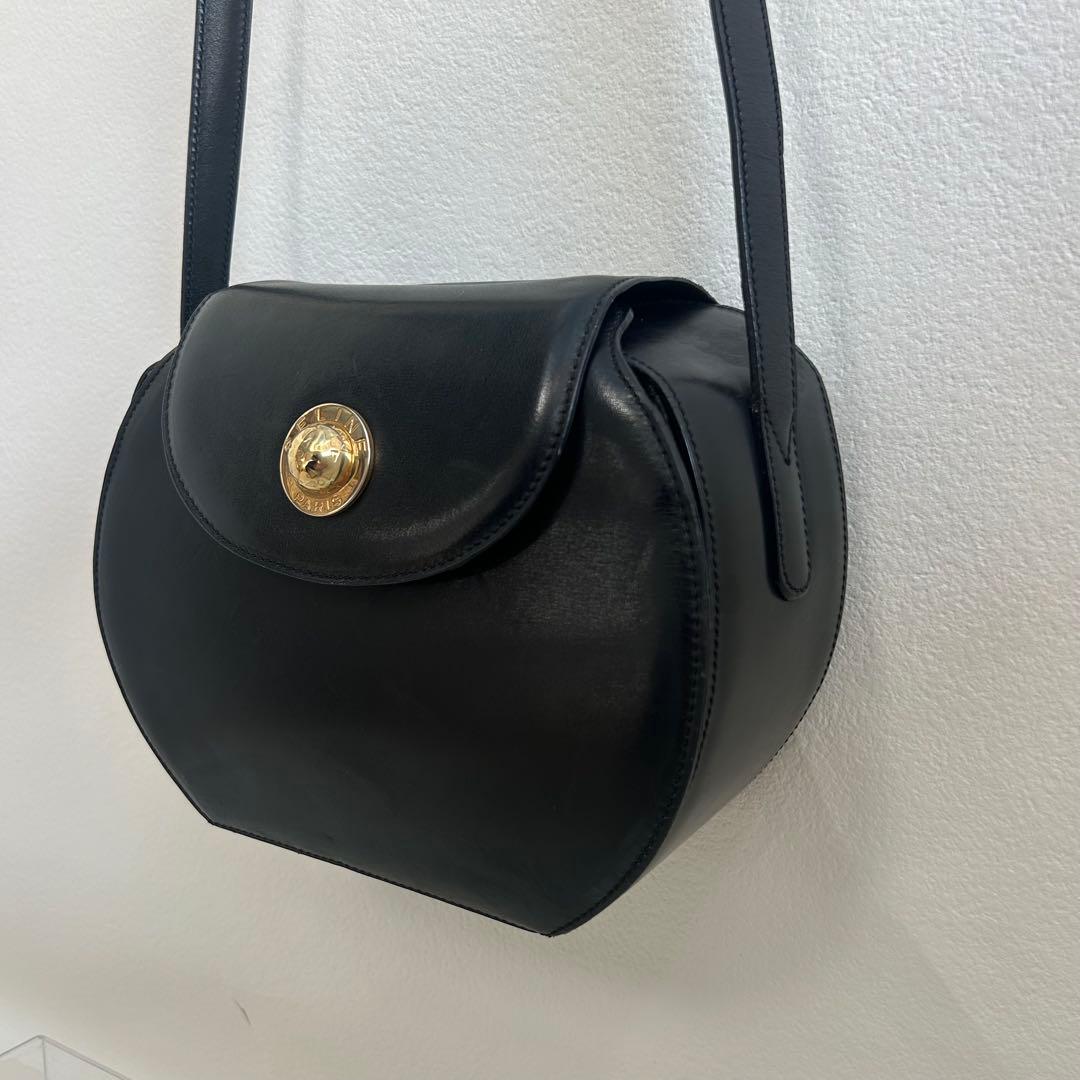 CELINE ブラックレザー ショルダーバッグ スター金具ゴールド
