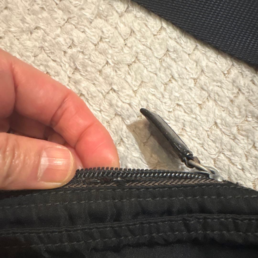 PRADA ナイロンショルダーバッグ ブラック