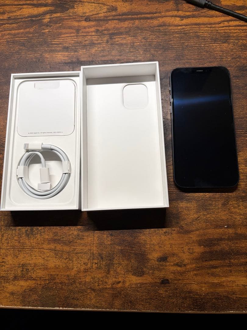 Apple iPhone 12 本体 64GB バッテリー83%