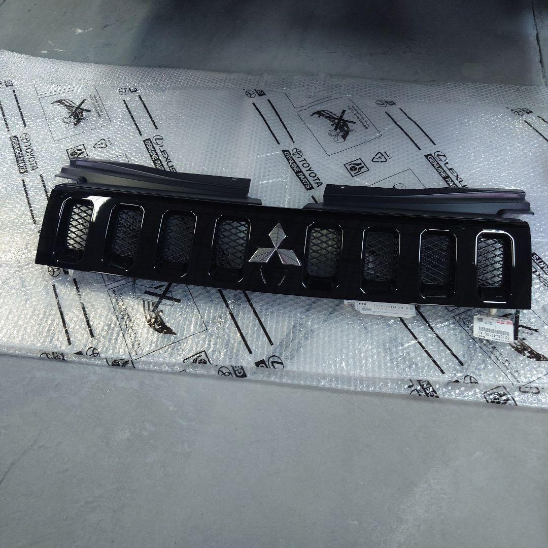 三菱デリカd5フロントグリル1