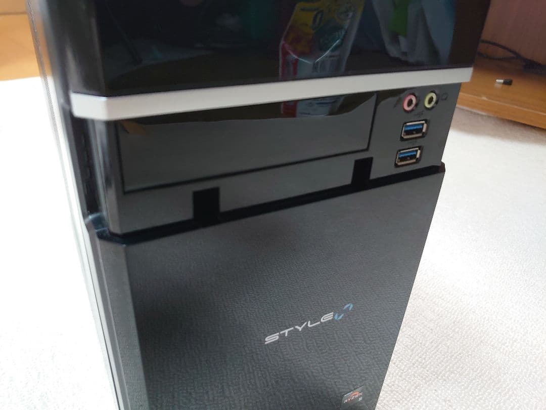 ゲーミングデスクトップRYZEN5 SSD250GB+HDD2TBメモリ32GB