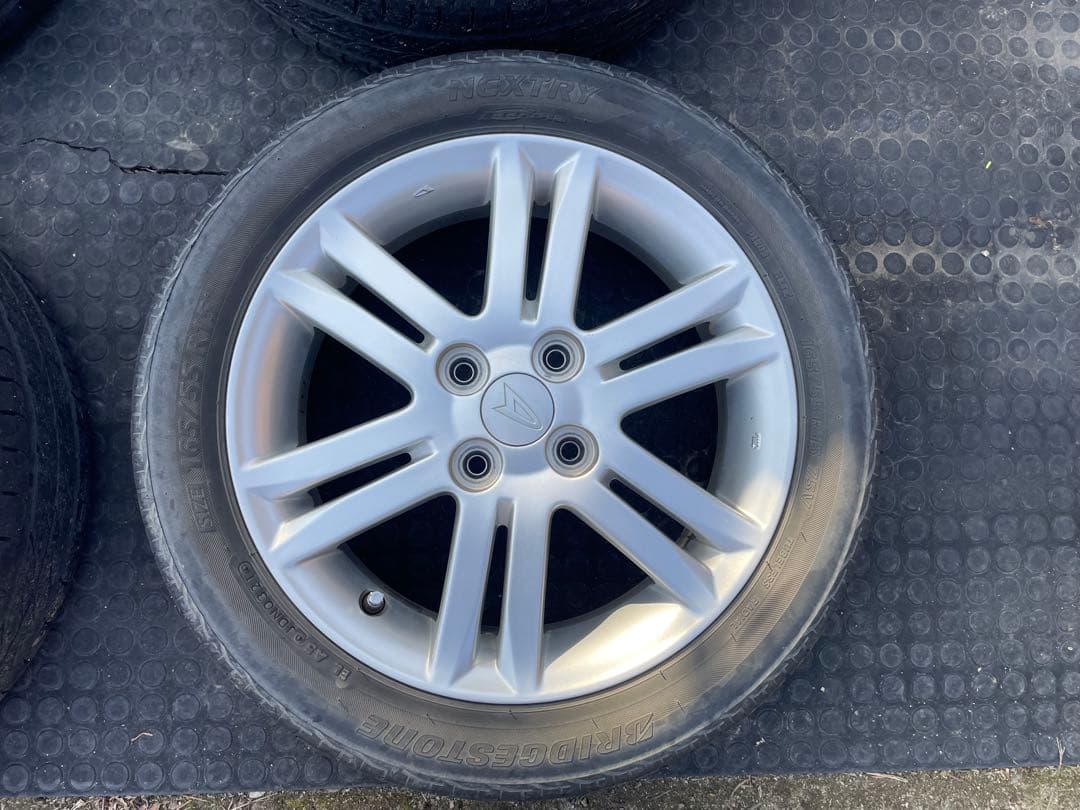 タントカスタム　純正アルミホイール　15インチ