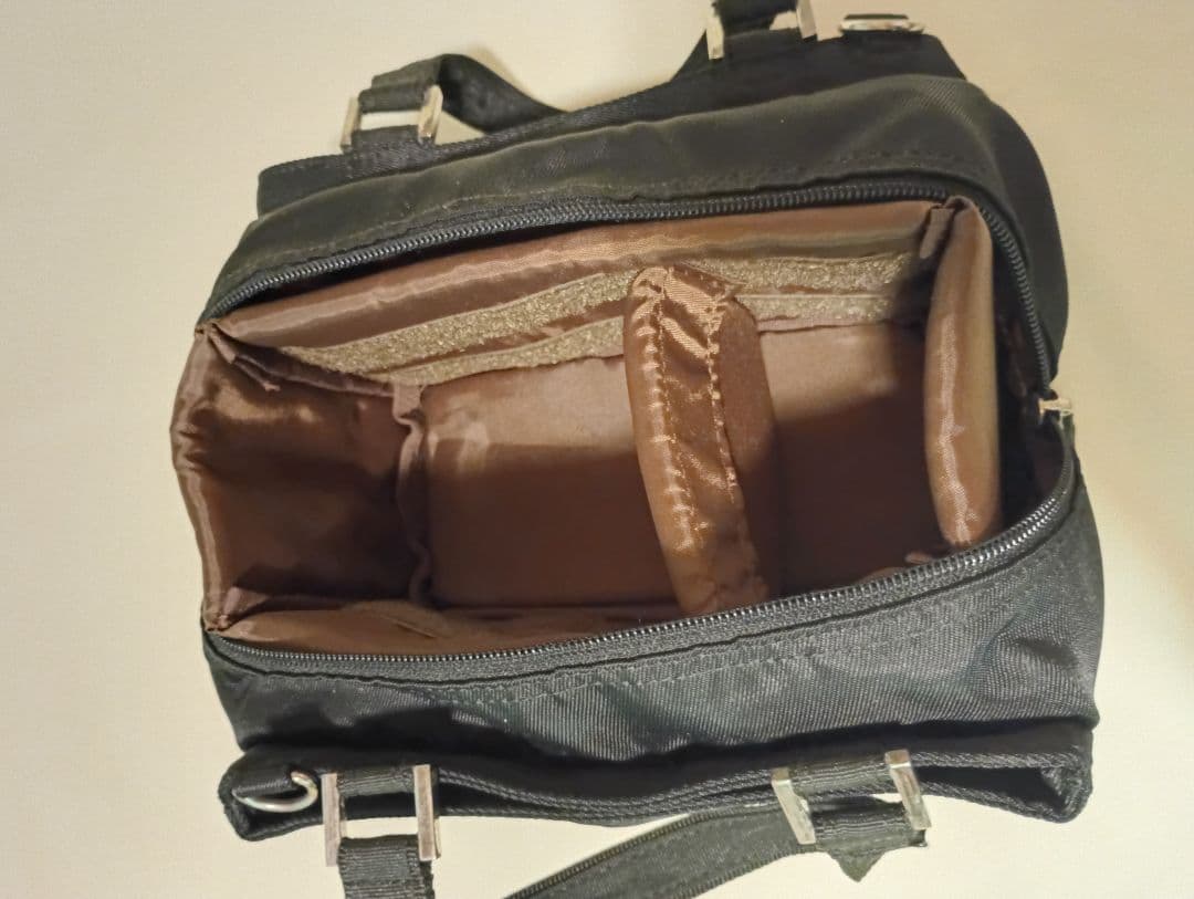 美品 Olympus ミラーレス一眼14-42mm バッグ・予備バッテリー付