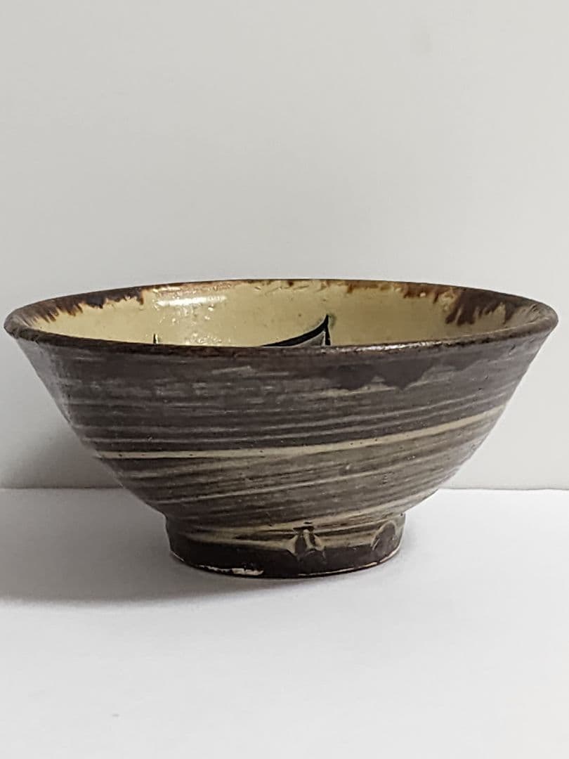 人間国宝 金城次郎 口径 13.5cm 高さ 6cm 壷屋焼 魚文茶碗 陶歴