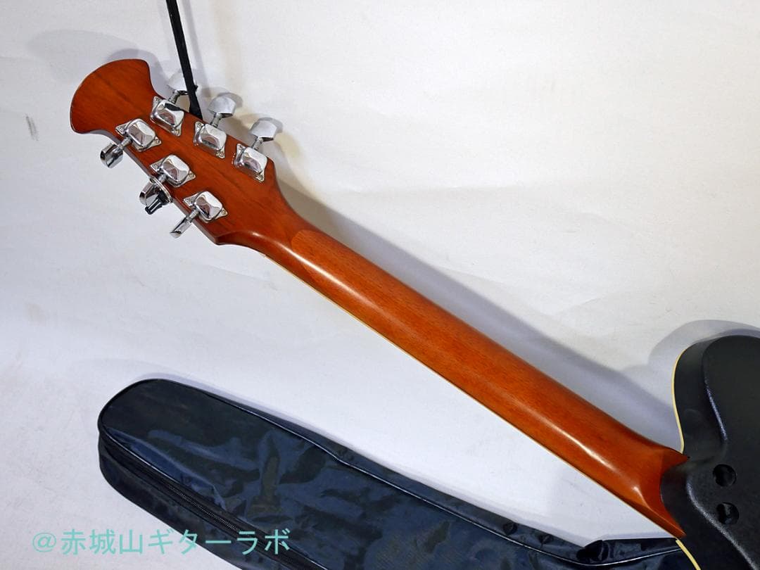 オベーション型のアコースティックギター グラデーショングリーン