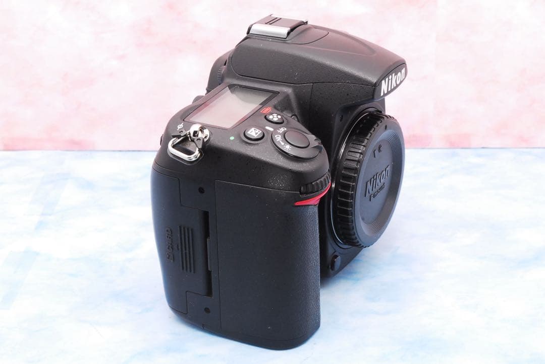 Nikon D7000☆一眼レフカメラ☆超望遠付Wレンズ☆バッグ付☆S数極少