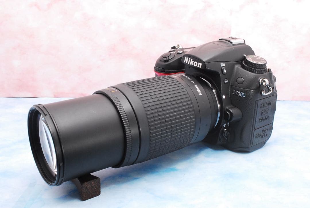 Nikon D7000☆一眼レフカメラ☆超望遠付Wレンズ☆バッグ付☆S数極少