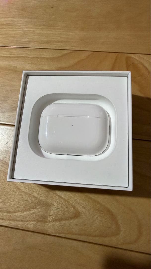 AirPods Pro 第二世代 USB-C充電 本体 ホワイト 充電ケース付き
