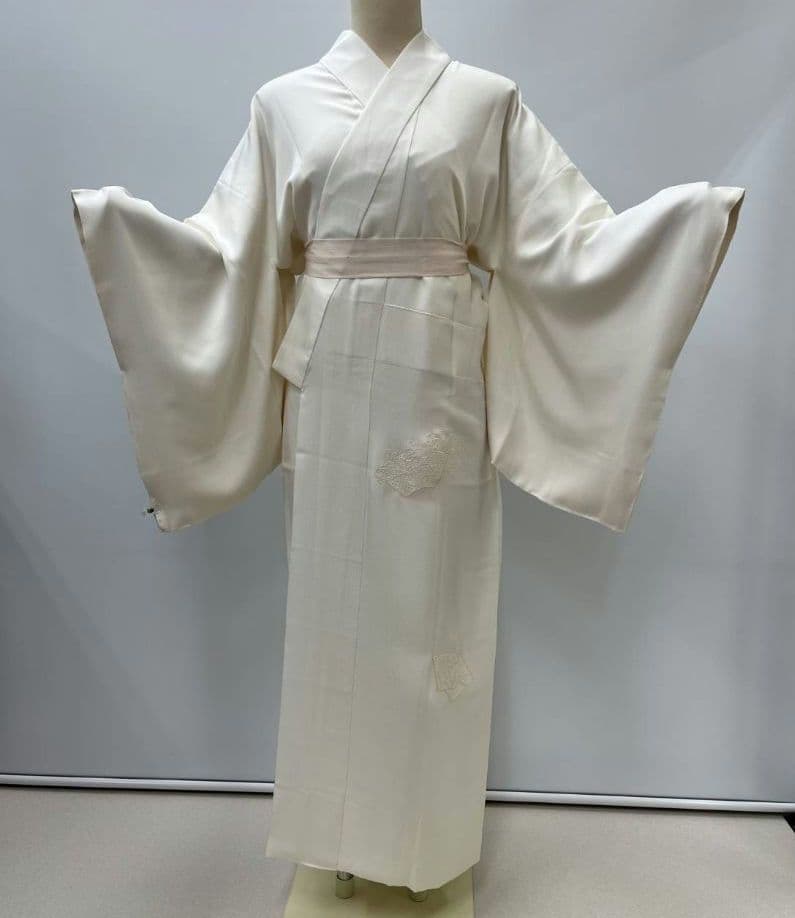 ❪552❫ ✿.* 正絹 絵羽 長襦袢 半衿付✿.*・汕頭刺繍 身幅広め