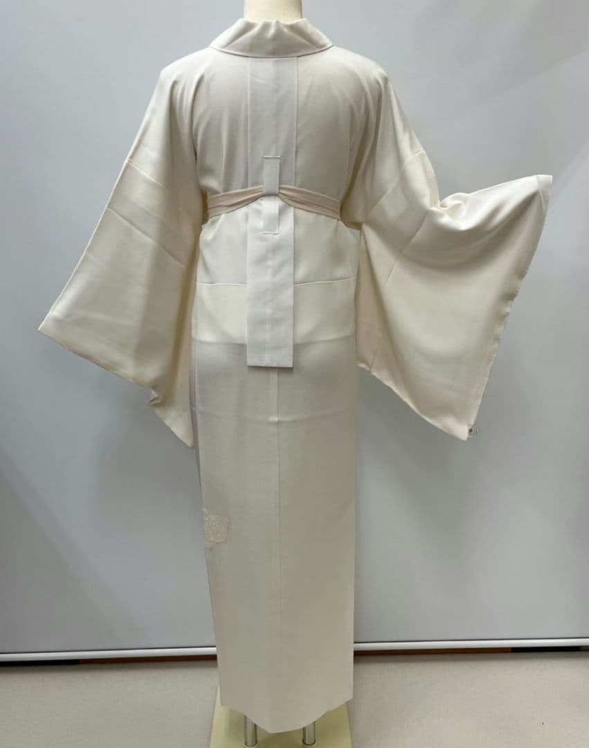 ❪552❫ ✿.* 正絹 絵羽 長襦袢 半衿付✿.*・汕頭刺繍 身幅広め