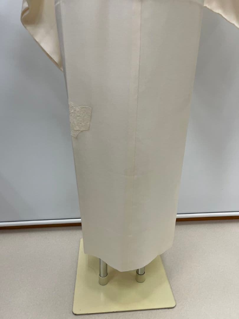 ❪552❫ ✿.* 正絹 絵羽 長襦袢 半衿付✿.*・汕頭刺繍 身幅広め