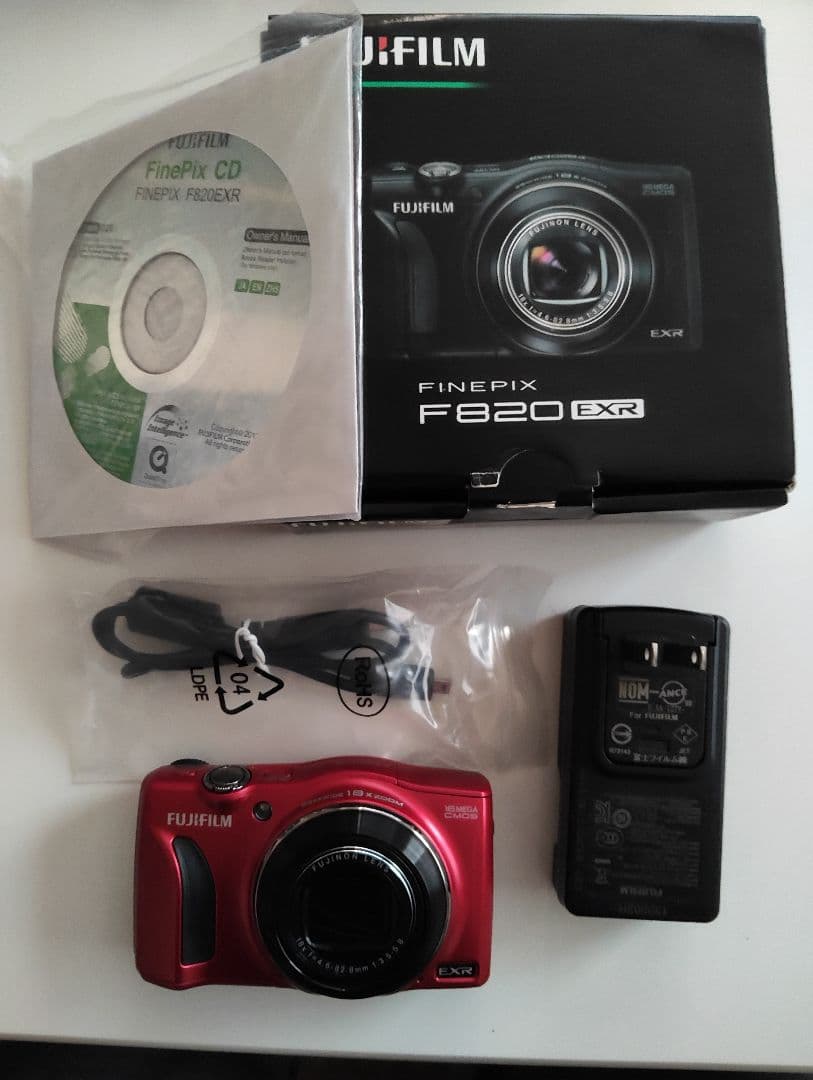 RAKUDA様購入•富士FinePix F820 EXR レッド光学18倍ズーム