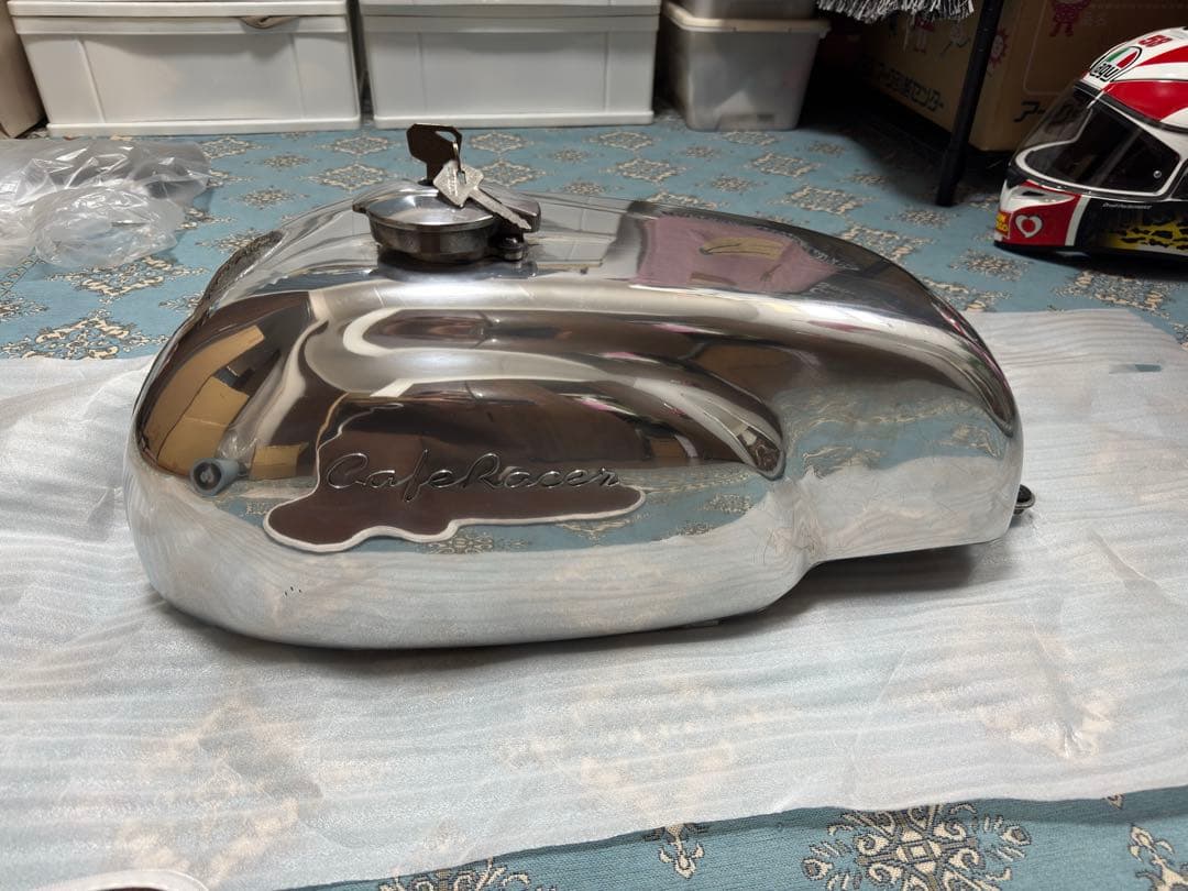 SR400（キャブ車）デイトナ　アルミノートンタンク