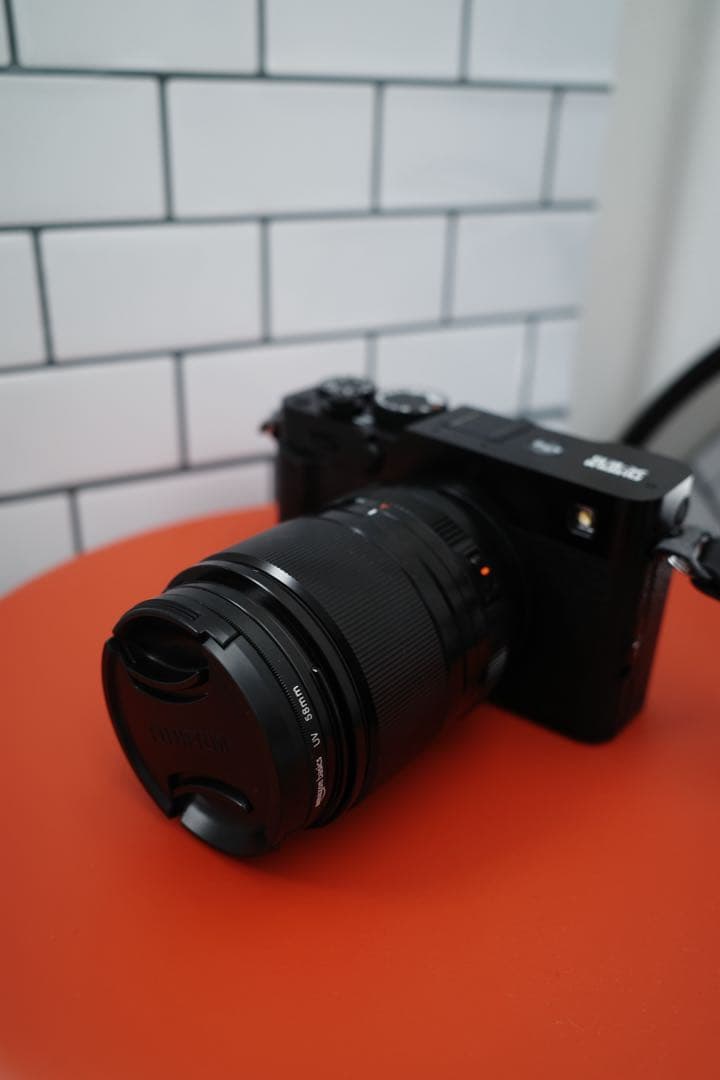 【美品元箱有り】FUJIFILMミラーレス一眼カメラ ズームレンズ付き ブラック