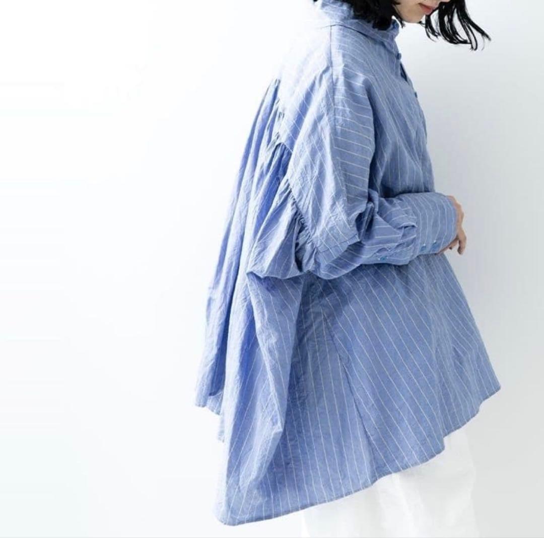 美品 Veritecoeur バックギャザーシャツ VC-2419