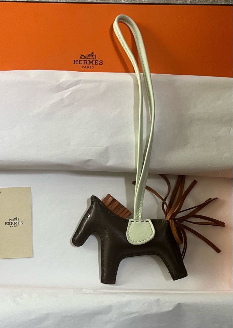 HERMES 馬型レザーチャーム [新品]