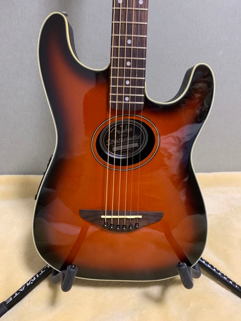 Squier Stratacoustic エレアコ