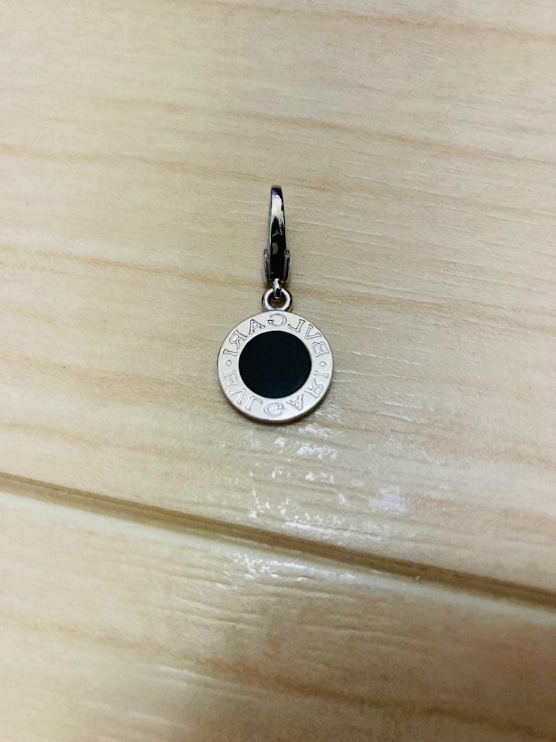 ブルガリ オニキス　トップ チャーム K18 WG オニキス