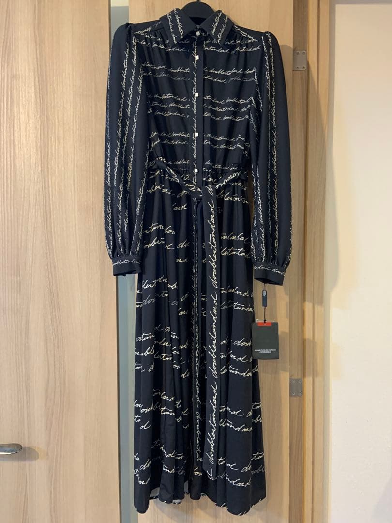 ヒ*5様 DSC / レタードプリントロングワンピース