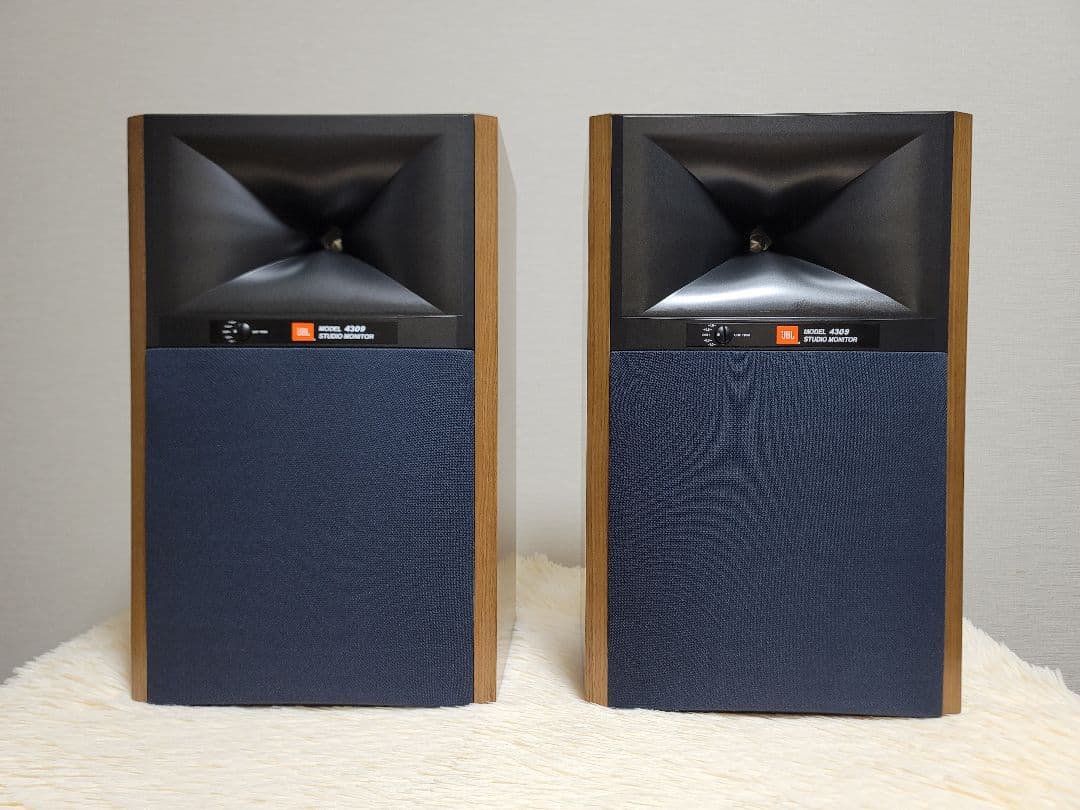 JBL 4309 アコースティック ブックシェルフ スピーカーペアほぼ新品の状態