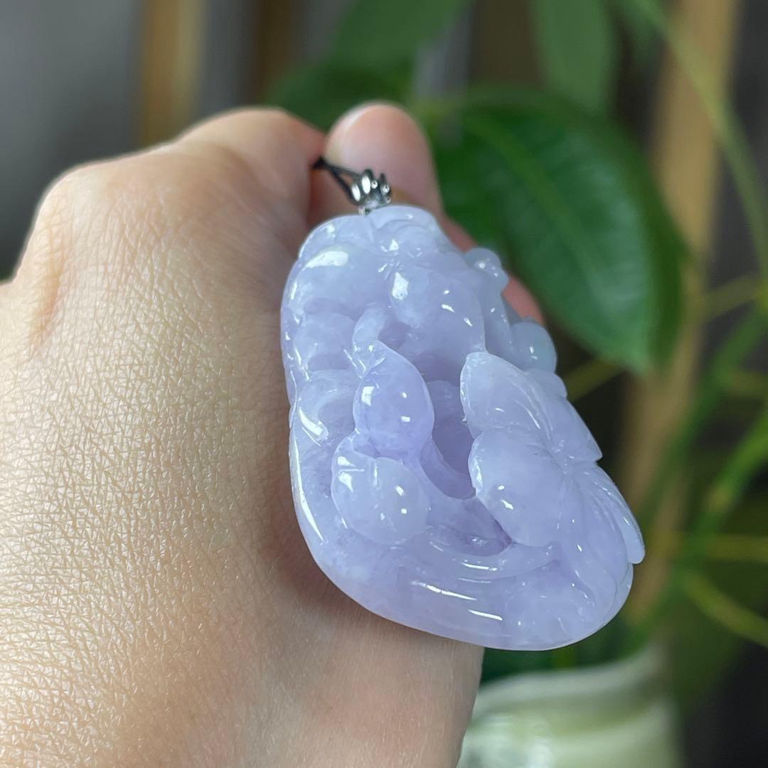 鑑別書付ラベンダー立体花彫刻ペンダント・無処理天然ミャンマー産本翡翠00316