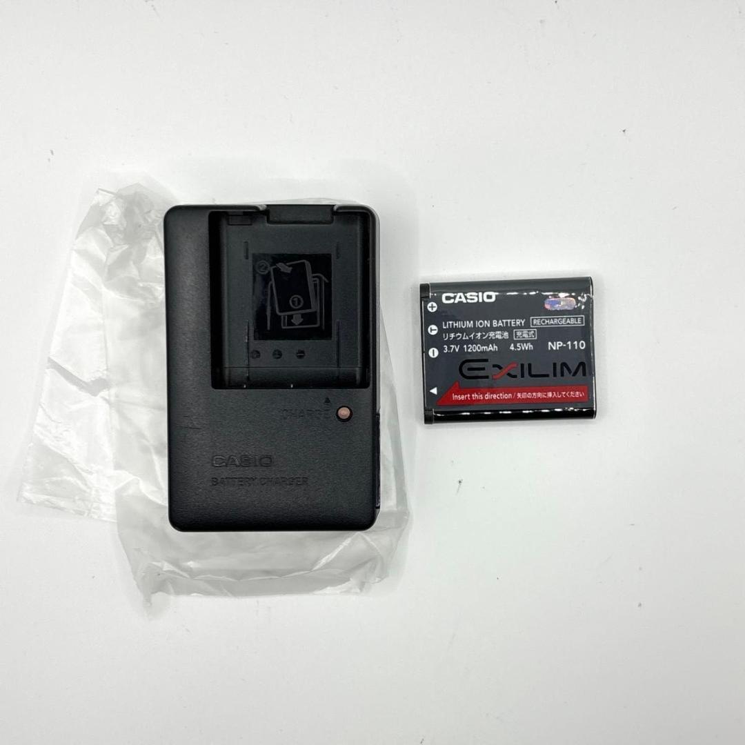 CASIO EX-Z2000 カシオ　シルバー コンデジ デジカメ　カメラ