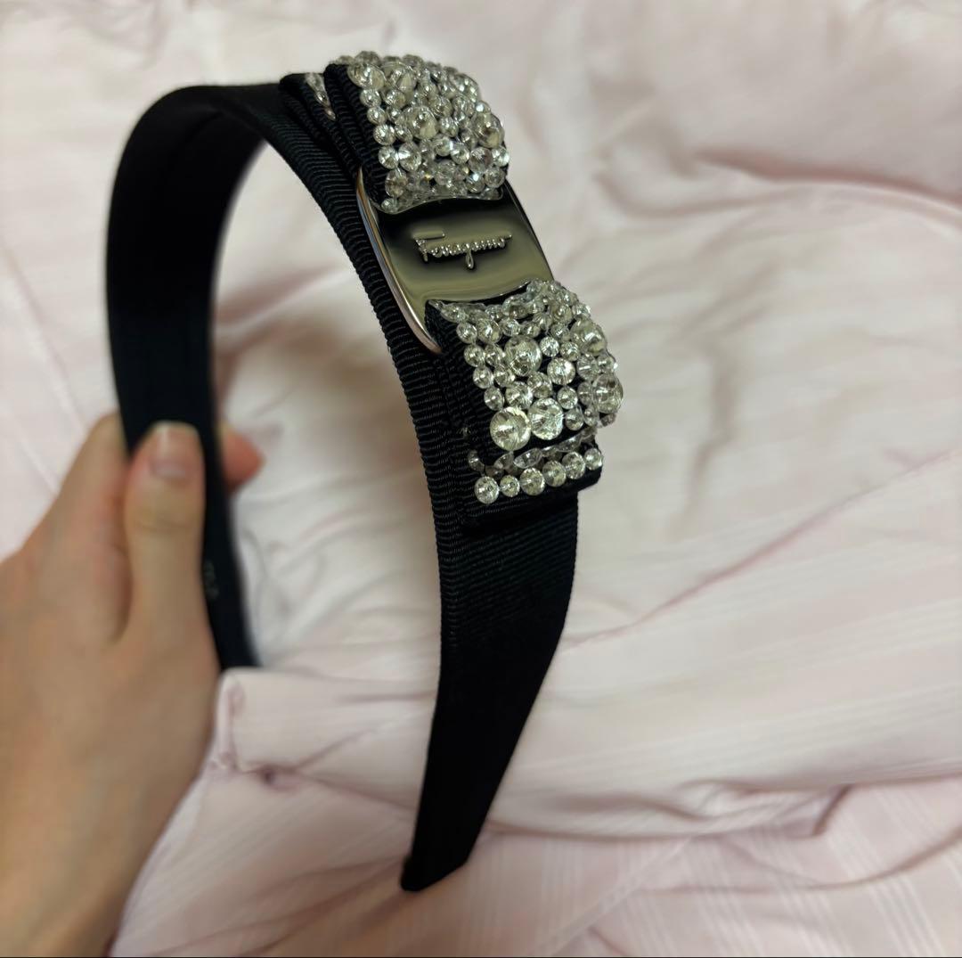 美品　フェラガモ　カチューシャ　ビジュ