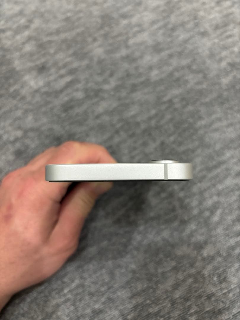 Apple iPhone16e 128GB ホワイト