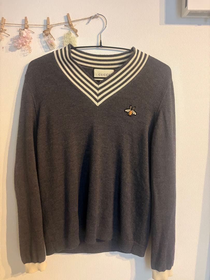 GUCCI ダークグレー Vネック セーター