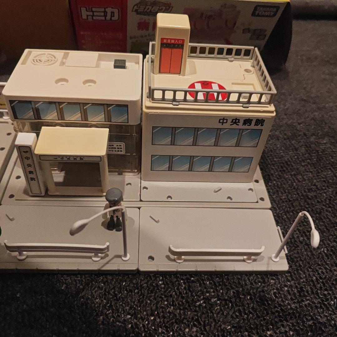 ゆ*郎様 【廃盤品】トミカタウン　病院　希少　激安