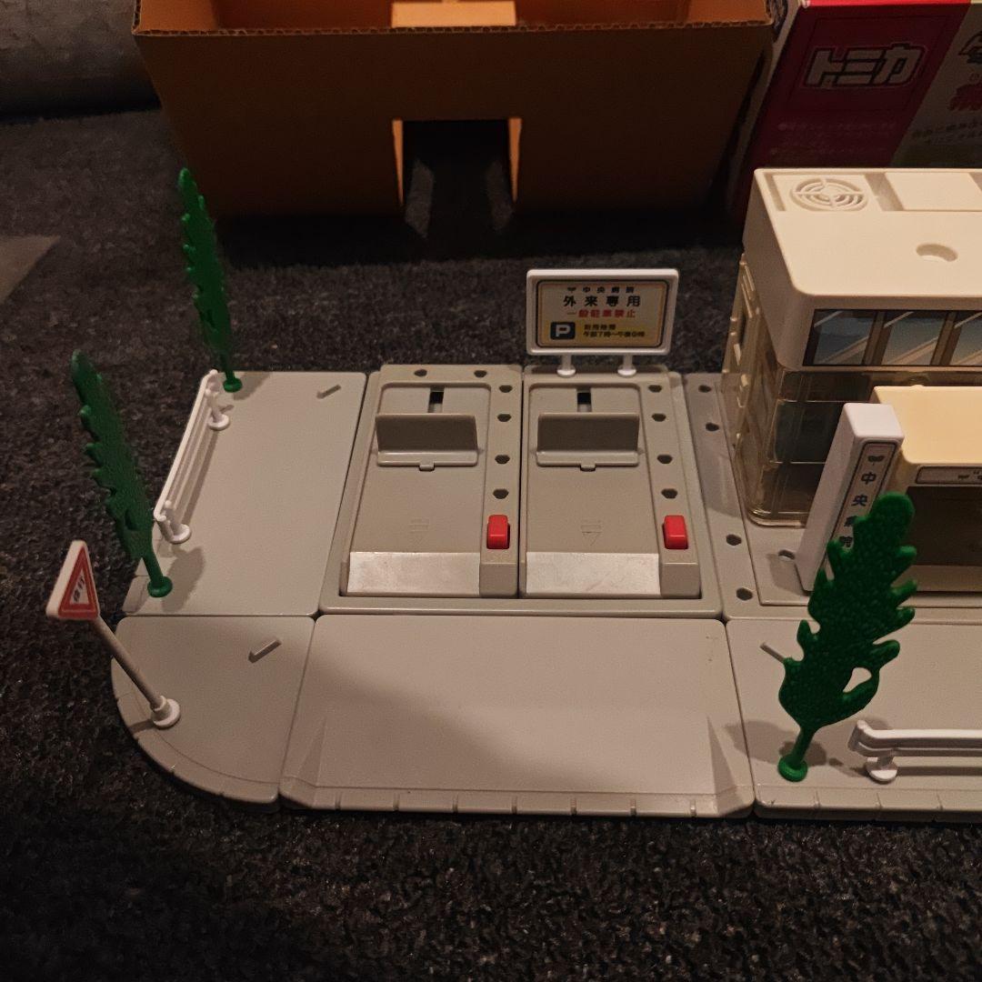 ゆ*郎様 【廃盤品】トミカタウン　病院　希少　激安