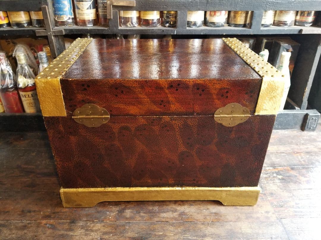 中世ゴシック　ウッド　トレジャー　チェスト　ピッグスキン　豚革　油絵　真鍮　宝箱