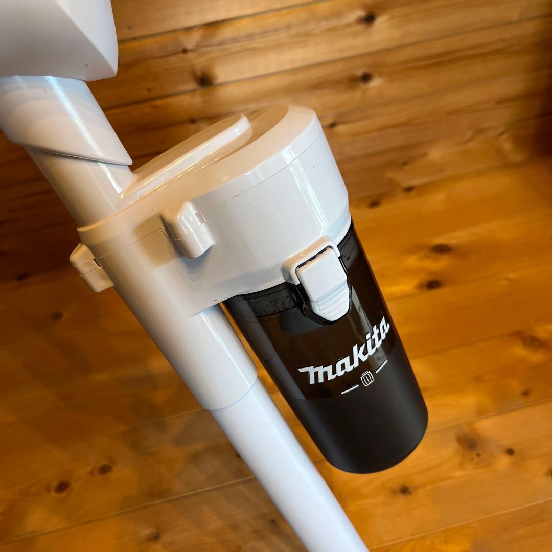 マキタ14,4V充電式クリーナ本体のみCL142FDZWショートサイクロン付き