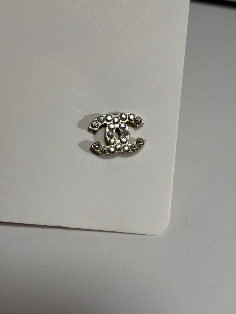 CHANEL ロゴデザイン ストーン付きピアス