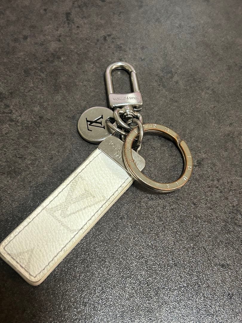 Louis Vuitton ホワイトレザー キーホルダー