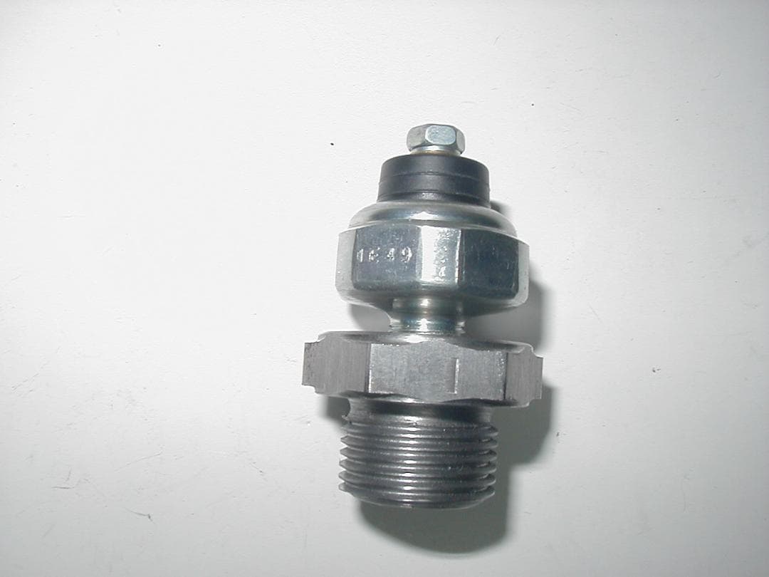 M*a様 Z1RZ2Z750FX■対策オイルプレッシャースイッチ+製作品ベース■