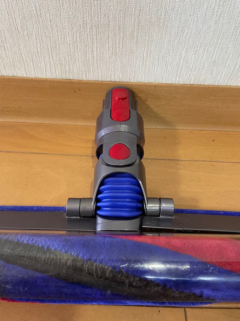 【ジャンク品】ダイソンV8 Slim Fluffy+ 　コードレスクリーナー