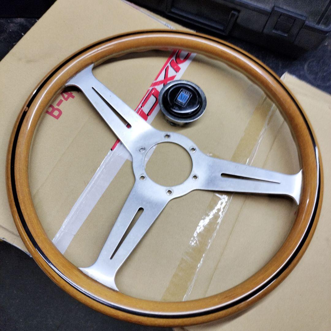 ナルディ クラシック ウッド 36Φ