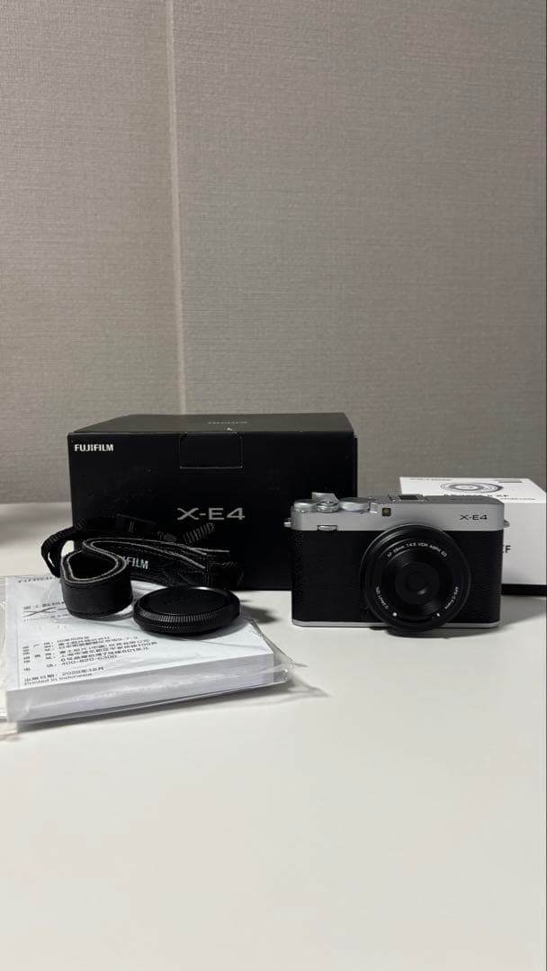 Fujifilm X-E4 【元箱あり・レンズサムレスト付き】
