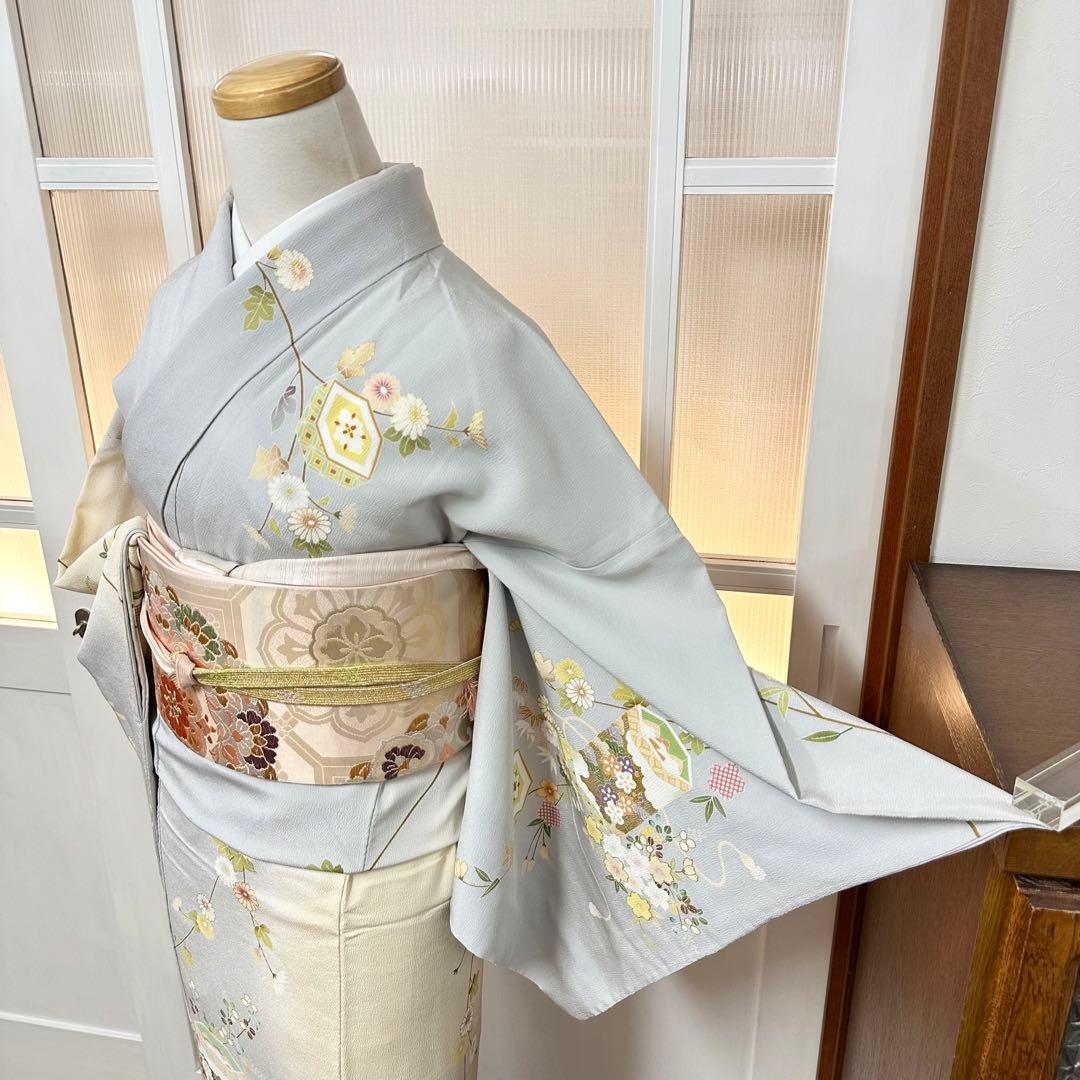 し*ず様 付下げ　袷　正絹　　薄雲鼠色・薄黄色　暈し　貝桶・檜扇　身丈168裄7