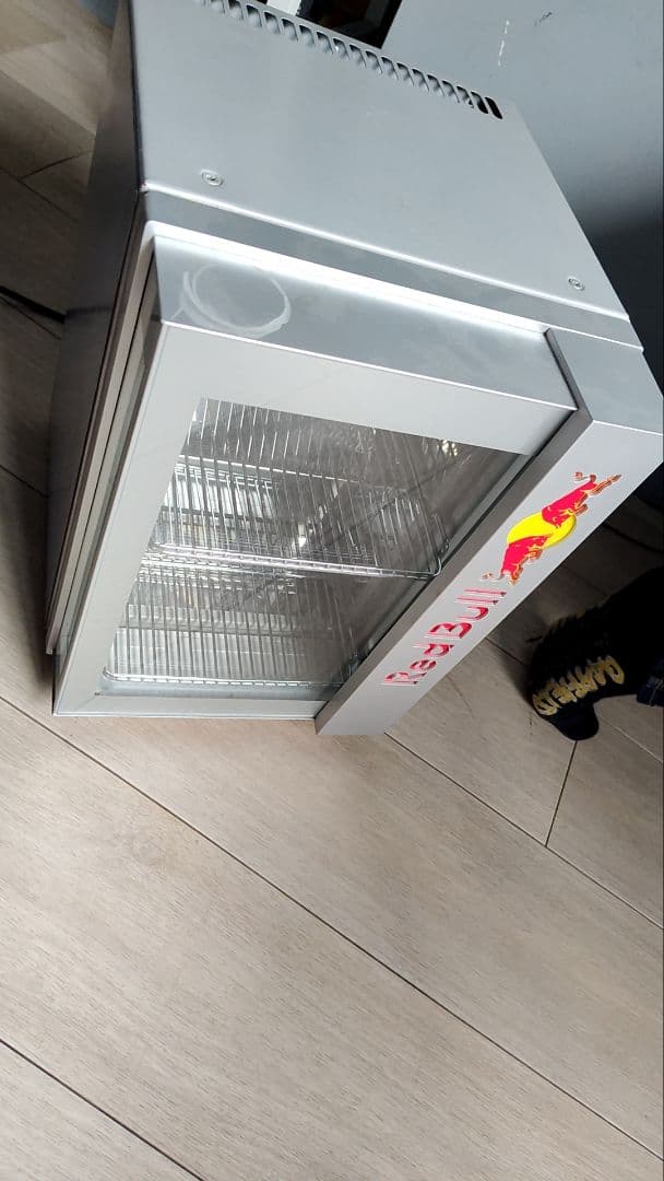 Red Bull コンパクト冷蔵庫 LEDライト付き