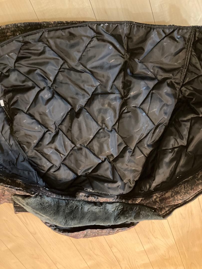 ロシア軍？デジタルフローラ？　迷彩柄フード付きジャケット